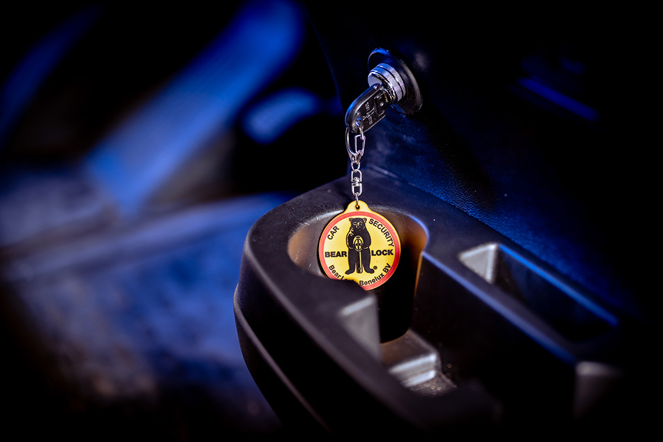 Keyless entry maakt het openen van je auto super makkelijk, maar brengt ook een groot risico met zich mee: relay attacks.